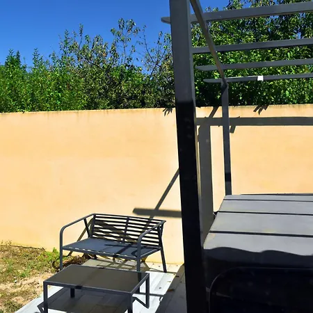 Paradis Provencal Le Calme Total, Grande Piscine Et Jacuzzi Chauffe, Salle De Jeux Et Fresque Du Nougat, Intimite *