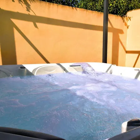 Paradis Provencal Le Calme Total, Grande Piscine Et Jacuzzi Chauffe, Salle De Jeux Et Fresque Du Nougat, Intimite *